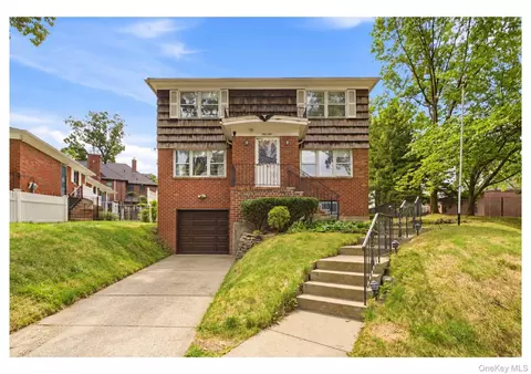 18044 Grand Central Pkwy, Jamaica, NY 11432