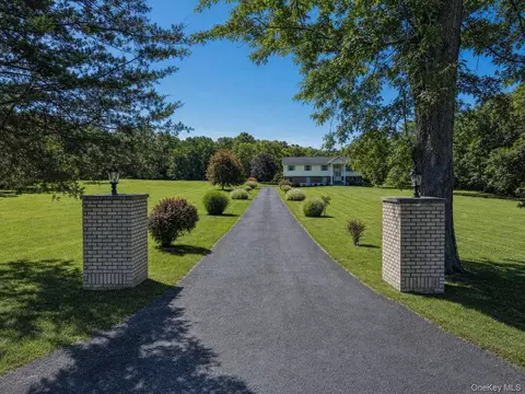 7 Greycourt Rd, Chester, NY 10918