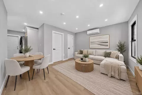 777 E 225th St, New York, NY 10466