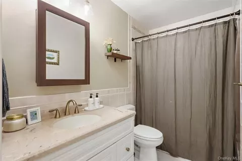 Bath - 136 Hustis Rd, Philipstown, NY 10516 photo 2 of 3