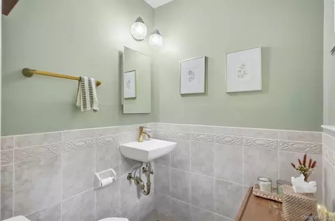 Bath - 136 Hustis Rd, Philipstown, NY 10516 photo 3 of 3
