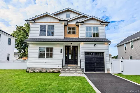 2439 Berkeley Pl, Bellmore, NY 11710