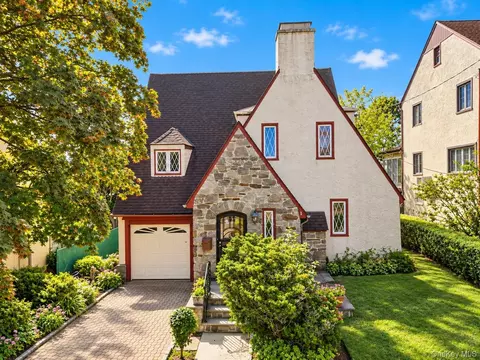 187 Neuton Ave, Port Chester, NY 10573