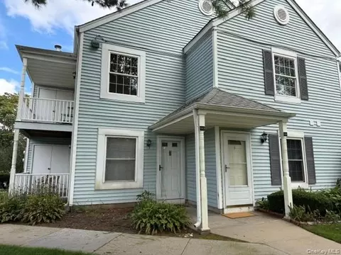 196 Fairview Cir, Middle Island, NY 11953