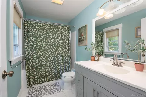 Bath - 80 Bear Hill Rd, Patterson, NY 12563 photo 2 of 2