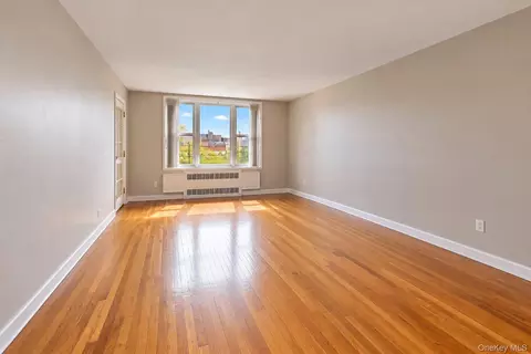 2750 Johnson Ave #6J, New York, NY 10463