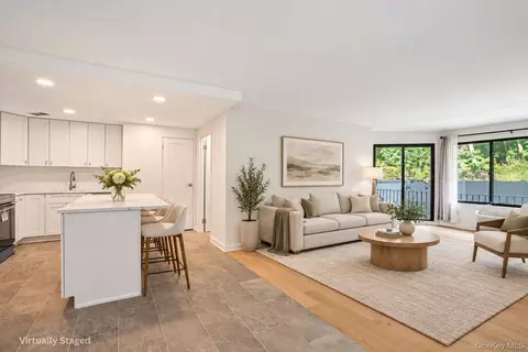 300 High Point Dr #314, Greenburgh, NY 10530