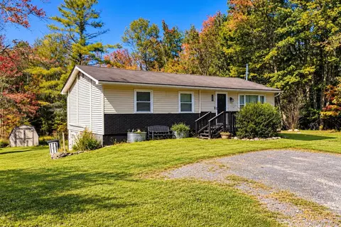 27 Quiat Rd, Mountain Dale, NY 12763
