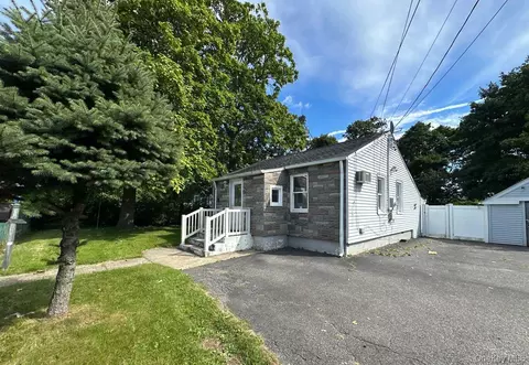 184 Suffolk Ave, Brentwood, NY 11717
