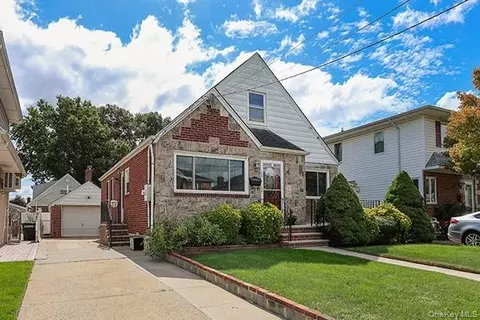 1408 Lowell Ave, North Hempstead, NY 11040