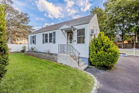 294 Deer Rd, Ronkonkoma, NY 11779