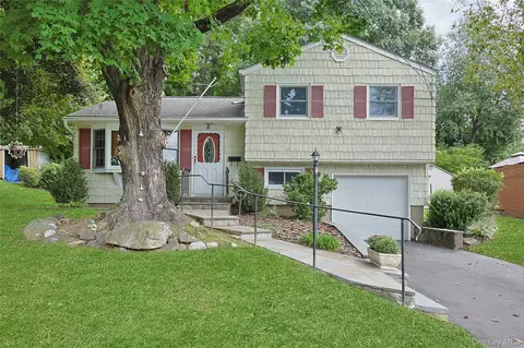 5 Seward Ct, Cortlandt, NY 10548