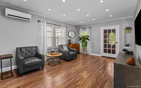 47 Alden Ave, Valley Stream, NY 11580
