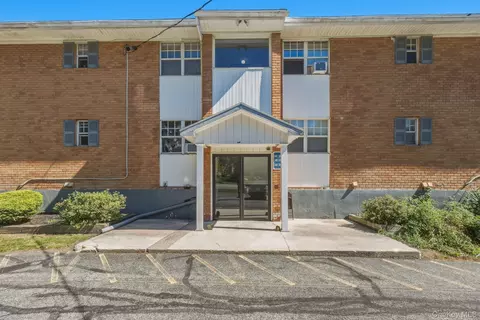 2301 Barclay Mnr #23A, Newburgh, NY 12550