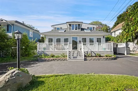9 Watson, East Islip, NY 11730