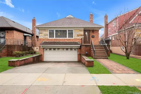 65-24 Ellwell Cres, New York, NY 11374
