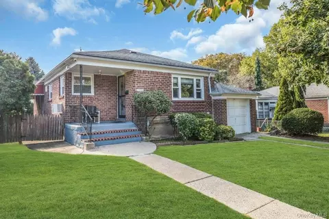 5310 Overbrook St, New York, NY 11362