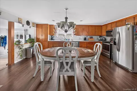 Dining - 48 Silver St, Patchogue, NY 11772 photo 1 of 2