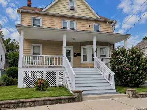 13 Fostoria St, Highlands, NY 10928