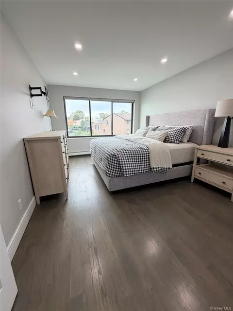 Bedroom - 15419 Riverside Dr #24B, Whitestone, NY 11357 photo 5 of 6