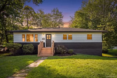 132 S Conger Ave, Clarkstown, NY 10920