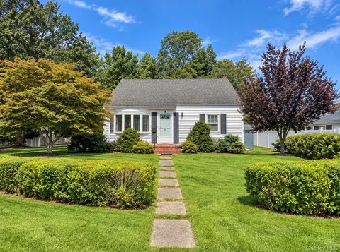 411 Howells Rd, Bay Shore, NY 11706