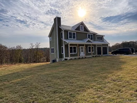 519 Old Mountain Rd, Mount Hope, NY 10963