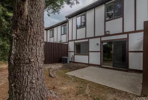 Exterior - 7 Topaz Run, Poughkeepsie, NY 12603 photo 5 of 7