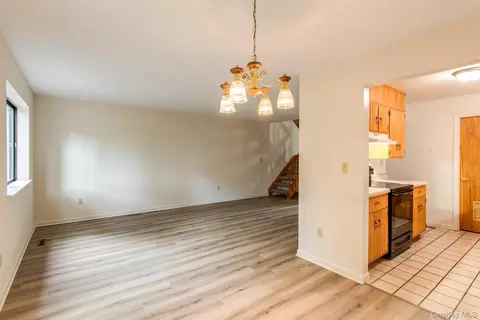 Living - 7 Topaz Run, Poughkeepsie, NY 12603 photo 5 of 5