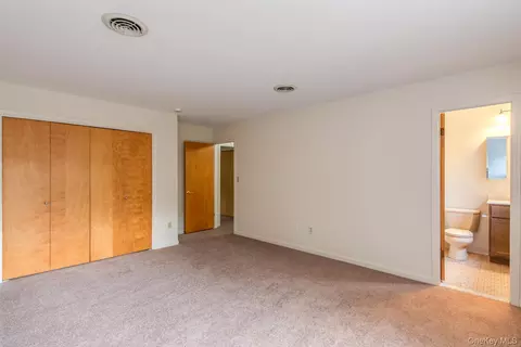 Bedroom - 7 Topaz Run, Poughkeepsie, NY 12603 photo 6 of 7