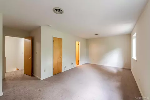 Bedroom - 7 Topaz Run, Poughkeepsie, NY 12603 photo 2 of 7