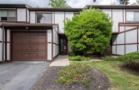 Exterior - 7 Topaz Run, Poughkeepsie, NY 12603 photo 3 of 7