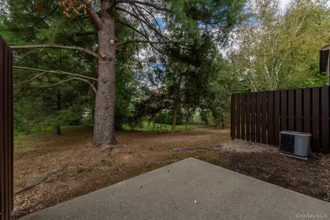 Exterior - 7 Topaz Run, Poughkeepsie, NY 12603 photo 6 of 7
