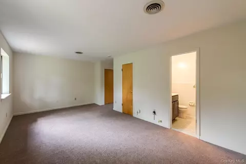 Bedroom - 7 Topaz Run, Poughkeepsie, NY 12603 photo 3 of 7