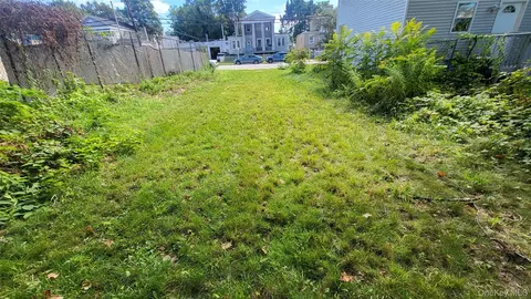 36 Smith St, Poughkeepsie, NY 12601 photo 5