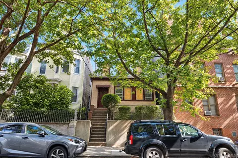 2140 Mapes Ave, New York, NY 10460