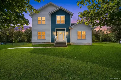 21 Francis Harrison Ct, Montgomery, NY 12549