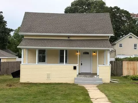 34 S 5th Ave, Brentwood, NY 11717