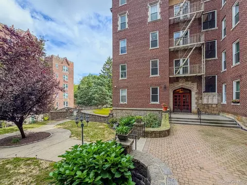 1428 Midland Ave #3H, Bronxville, NY 10708