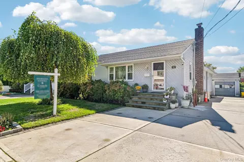 134 Baltimore Ave, Massapequa, NY 11758