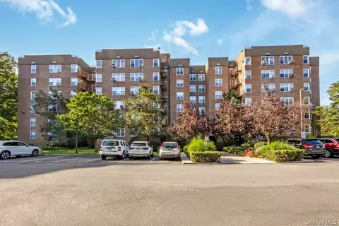 18-40 211th St #4A, New York, NY 11360