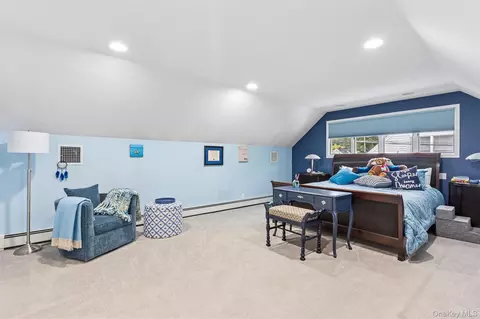 Bedroom - 30 Range Dr, Merrick, NY 11566 photo 3 of 5