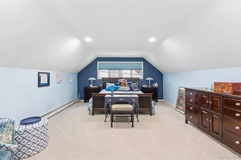 Bedroom - 30 Range Dr, Merrick, NY 11566 photo 4 of 5