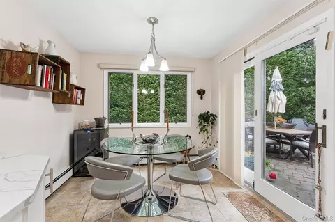 Dining - 30 Range Dr, Merrick, NY 11566 photo 4 of 4