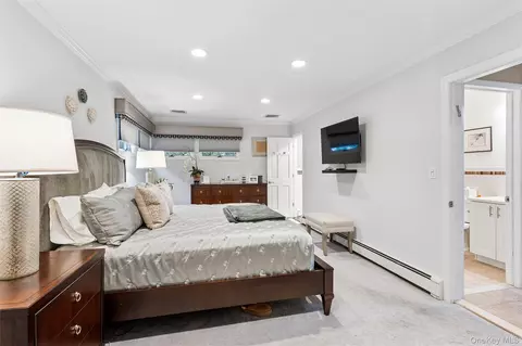 Bedroom - 30 Range Dr, Merrick, NY 11566 photo 2 of 5
