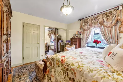 Bedroom - 70-79 Park Dr E #B, Flushing, NY 11367 photo 2 of 2
