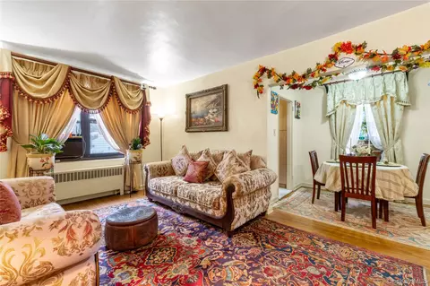 Living - 70-79 Park Dr E #B, Flushing, NY 11367 photo 3 of 3