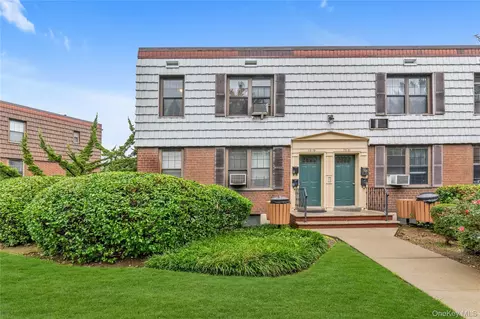 70-79 Park Dr E #B, Flushing, NY 11367
