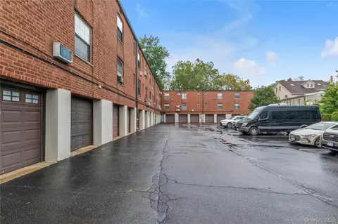Exterior - 70-79 Park Dr E #B, Flushing, NY 11367 photo 2 of 2