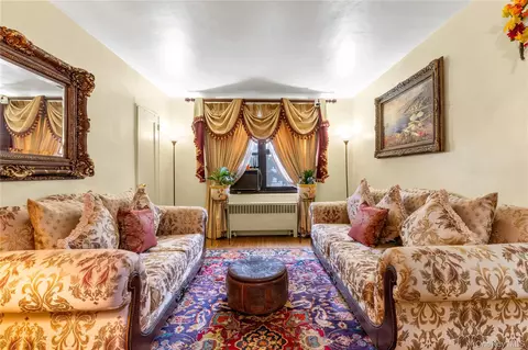Living - 70-79 Park Dr E #B, Flushing, NY 11367 photo 1 of 3
